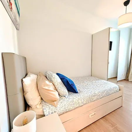 O Lar Da Mota ,playa Flamingo * Коста Бланка